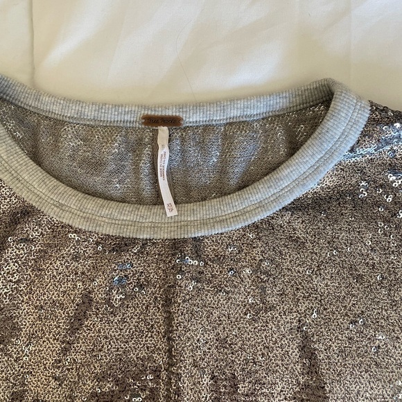 Free People Crewneck Sequin sweatshirt - Picture 4 of 8